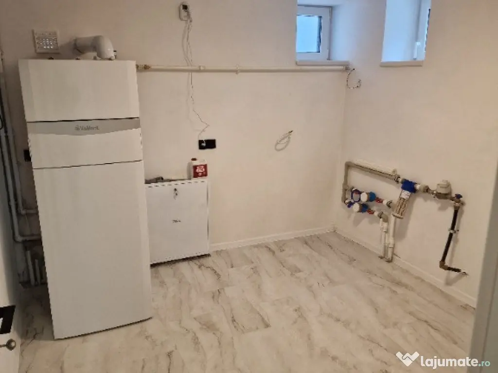 Inchiriere Duplex 5 camere ( Parter + Demisol ) in vila Piata Romana