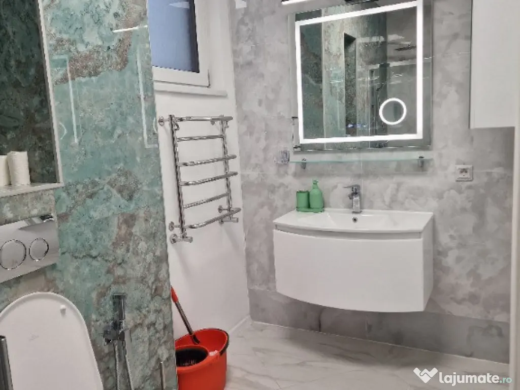 Inchiriere Duplex 5 camere ( Parter + Demisol ) in vila Piata Romana