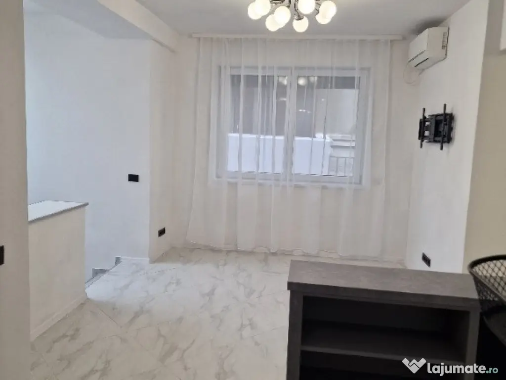 Inchiriere Duplex 5 camere ( Parter + Demisol ) in vila Piata Romana