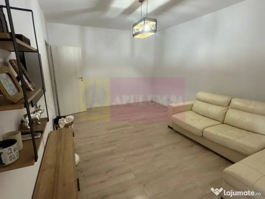 De vânzare apartament cu 2 camere și loc de parcare, 12... 