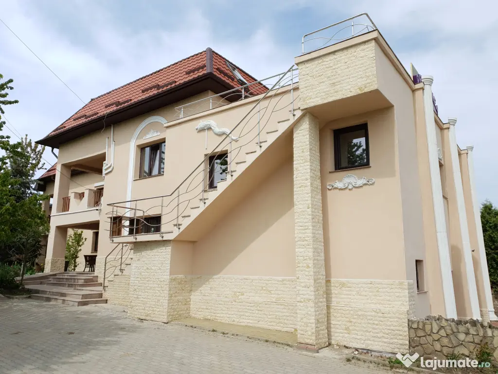 Închiriez Vila (Cca. 800 m.p.) 