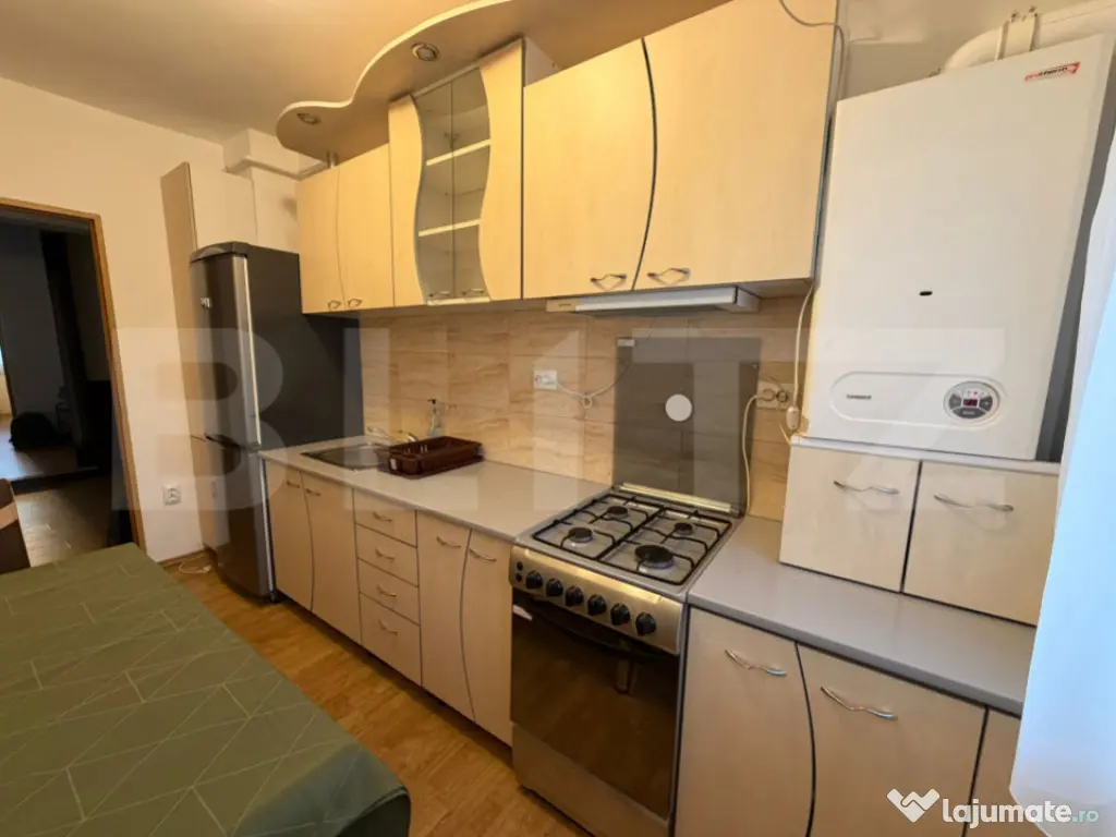 Apartament 1 camera, decomandat, parcare, zona Florilor 