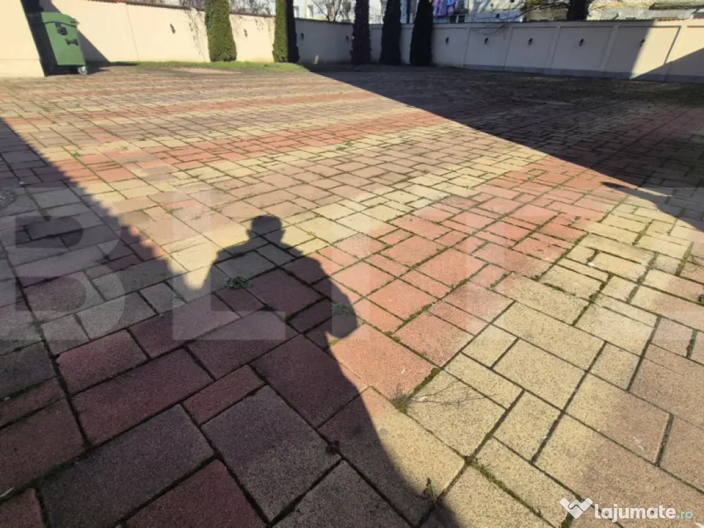 Spatiu comercial pe 4 nivele de inchiriat, 903 mp, zona Luci 