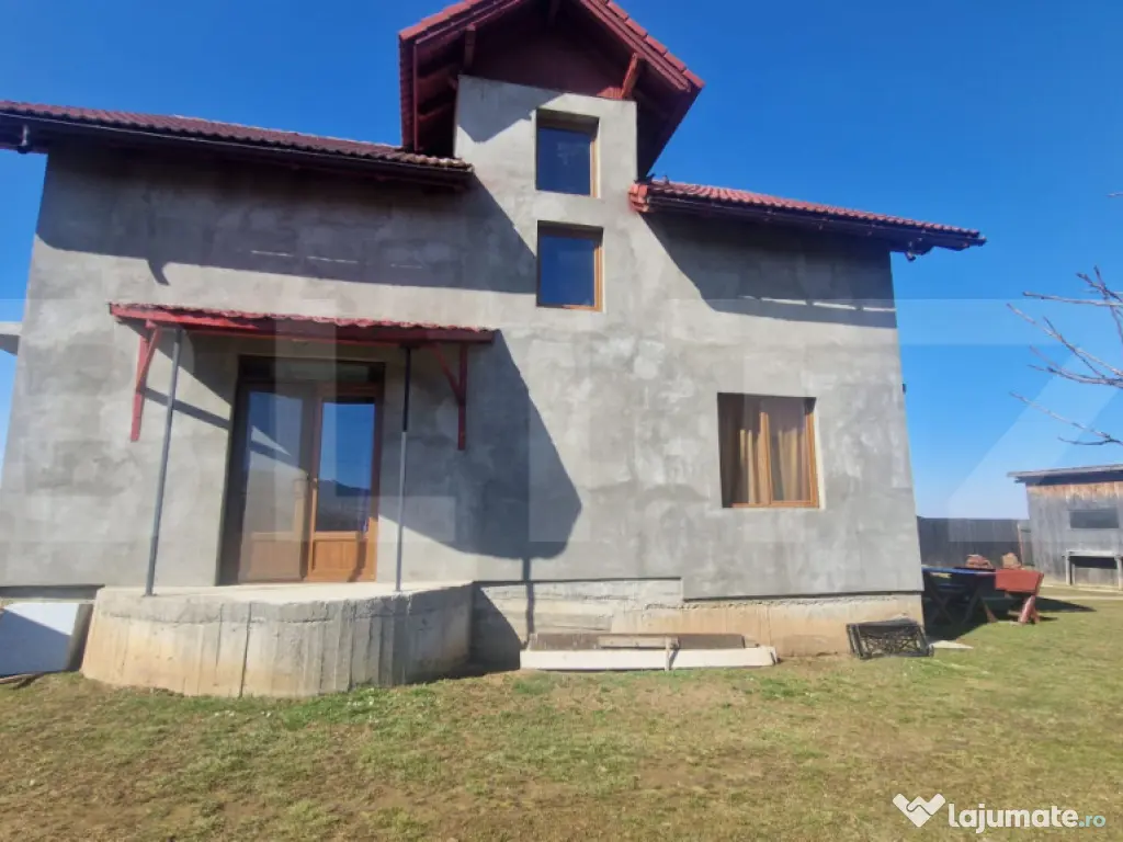 Casa 5 camere Tarlungeni (nu Izvor) teren 800 m, cartier no 