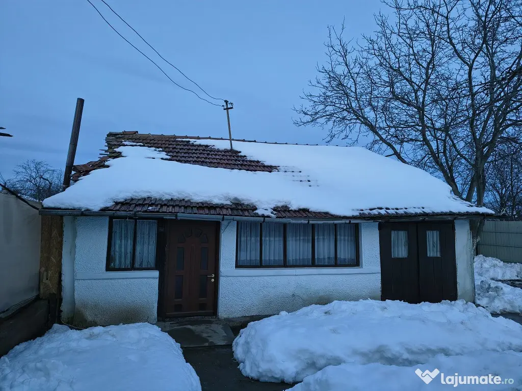 Casa de vânzare în Ograzile ~ 921mp teren ~ (13km de Buzau) 