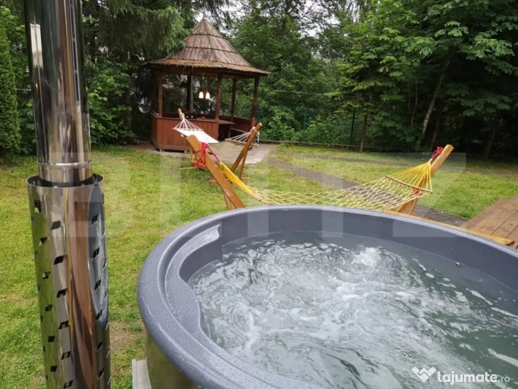 Investiție rară la Colibița – 3 cabane aproape de lac, 