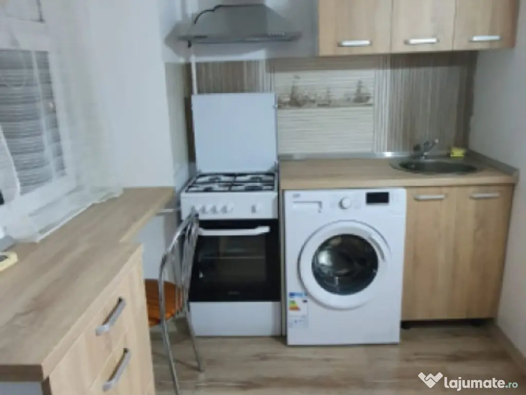 Garsoniera semidecomandata, etaj 1/4,Podul Electro, zona Lap 