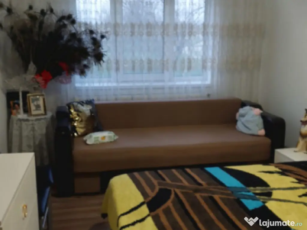 Apartament 2 camere de vanzare, situat in zona Poarta 6 