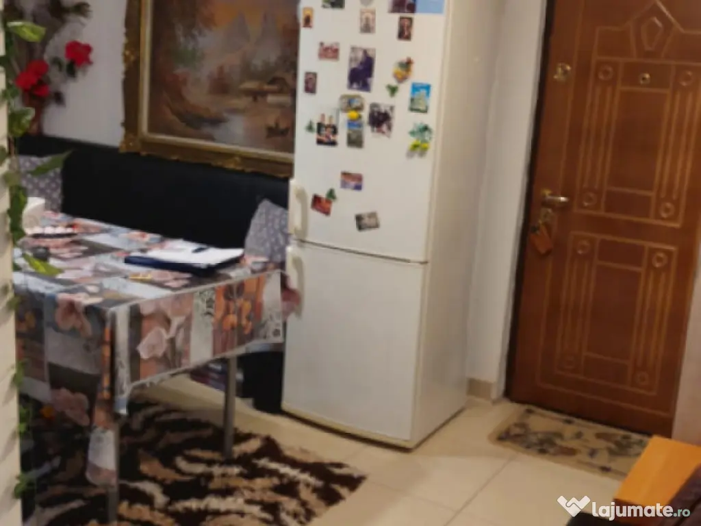 Apartament 2 camere de vanzare, situat in zona Poarta 6 