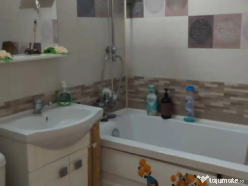 Apartament 2 camere de vanzare, situat in zona Poarta 6 