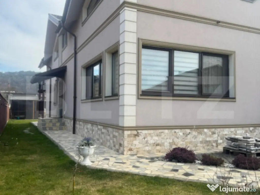 Casa la Gherla, Ultrafinisat - Foarte aproape de oras 