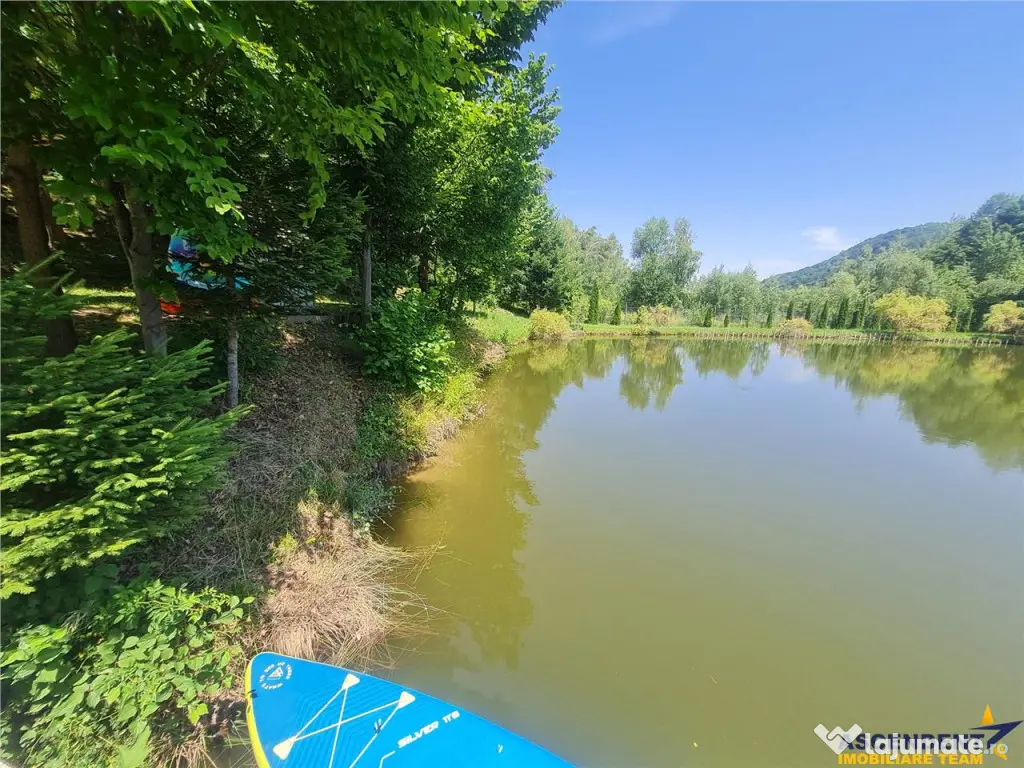 FILM! Oaza paradisiaca cu lac, vedere catre Bucegi, Glajerie 