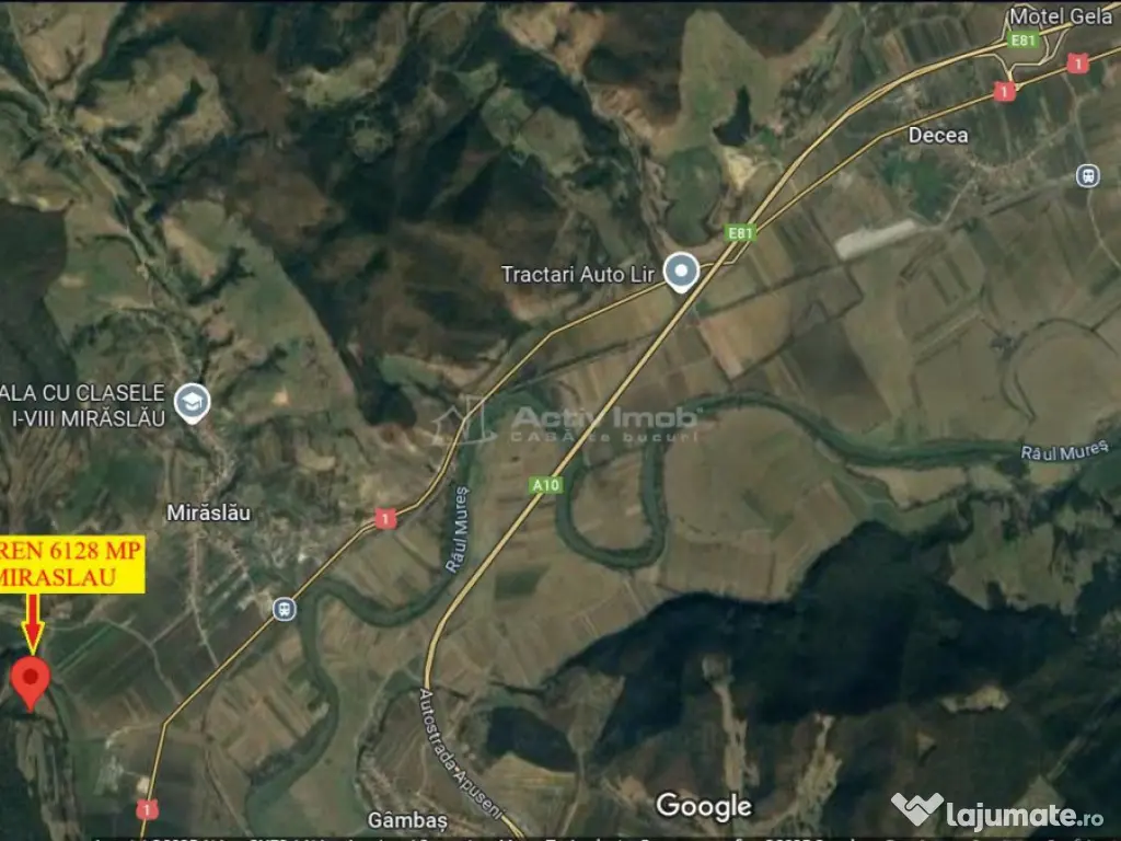 Faneata Miraslau sub padure, panorama asupra satului si vaii 