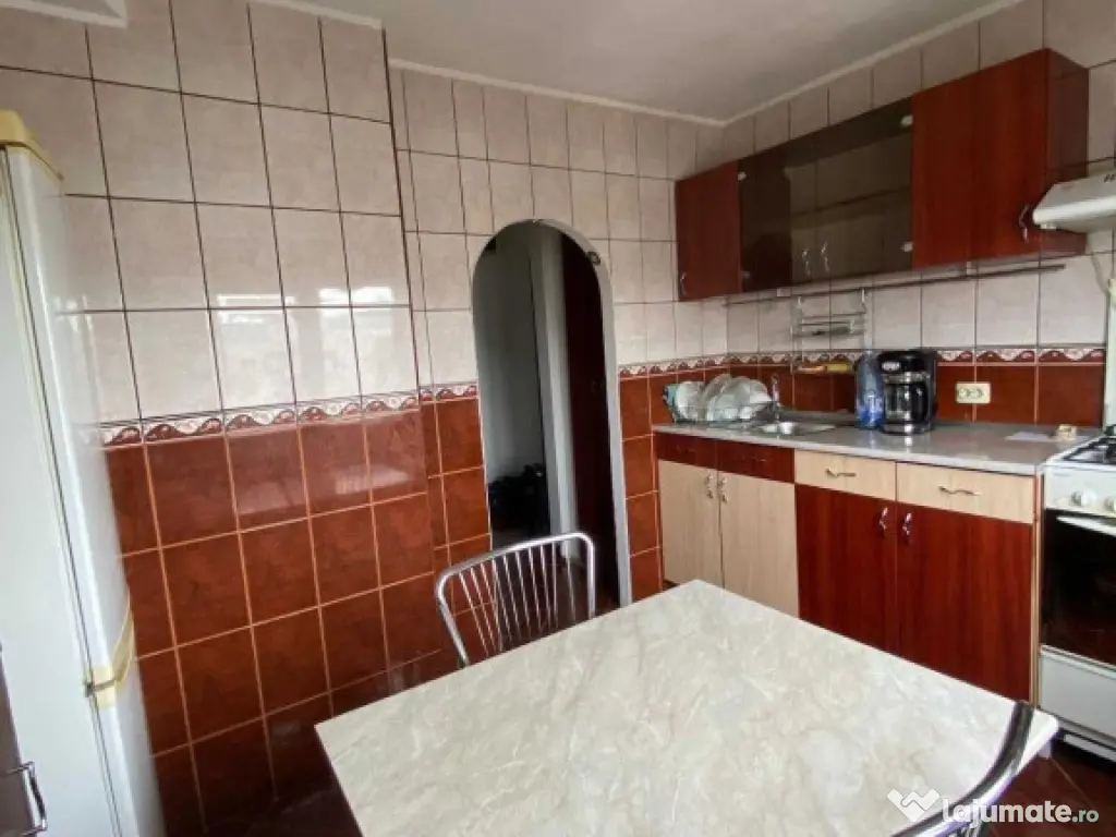 Brancoveanu piata sudului etaj 8 