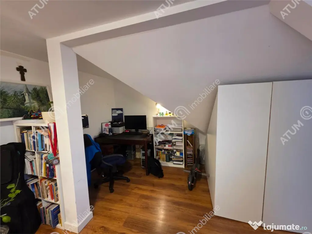 Apartament cu 4 camere decomandate si terasa in cartierul Ar 