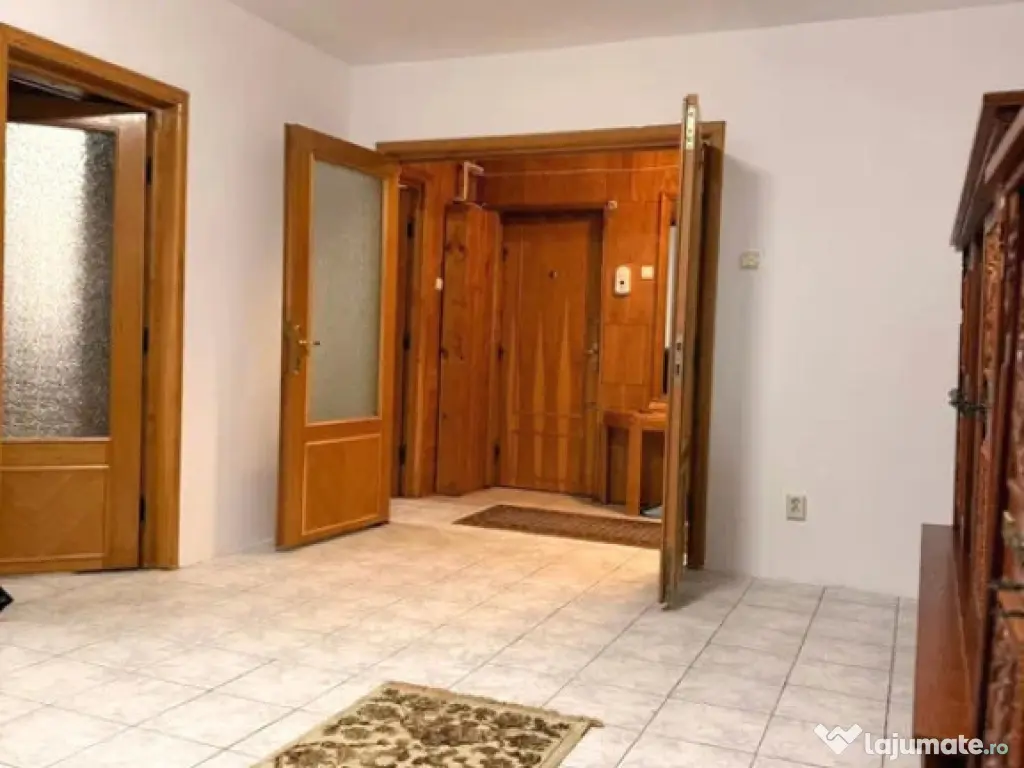 Apartament 2 camere decomandate Parcul Sub Arini 