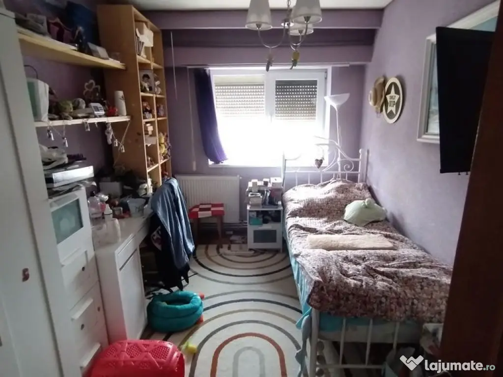 Apartament 4 camere decomandat Dacia 