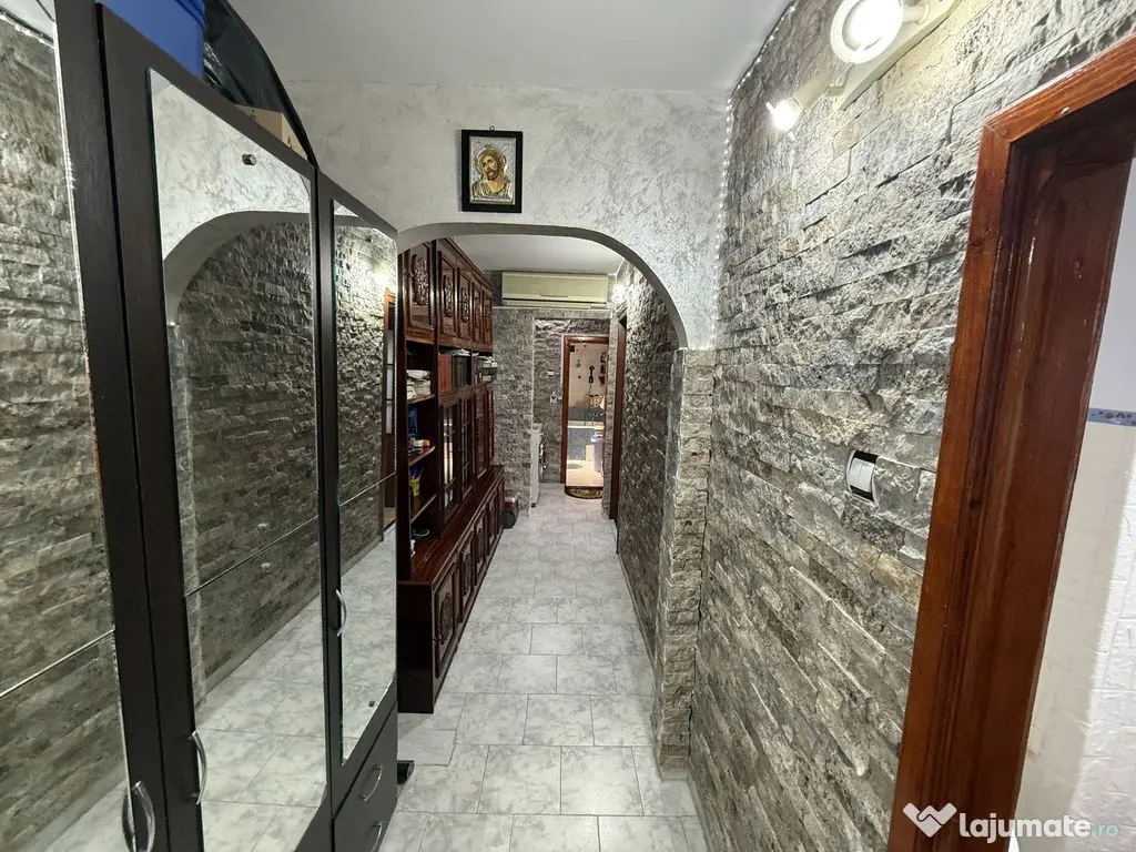 Apartament 3 camere zona Tomis Nord 