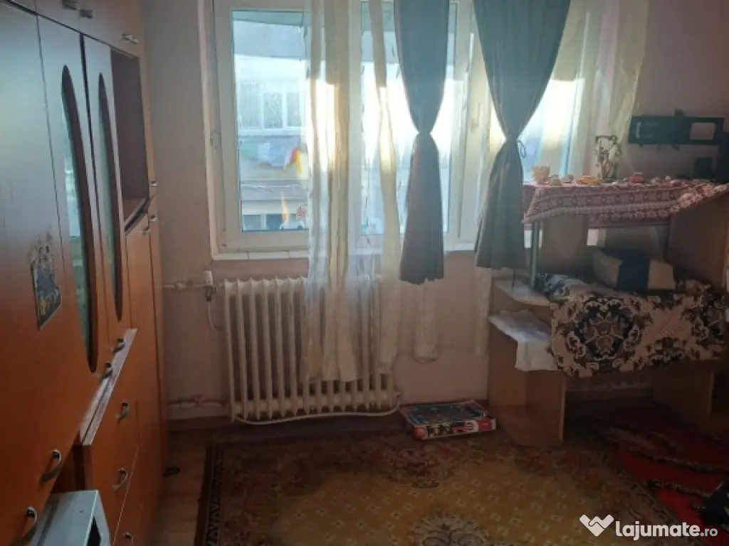 Podu Ros Licceul Miu Garsoniera cu baie 