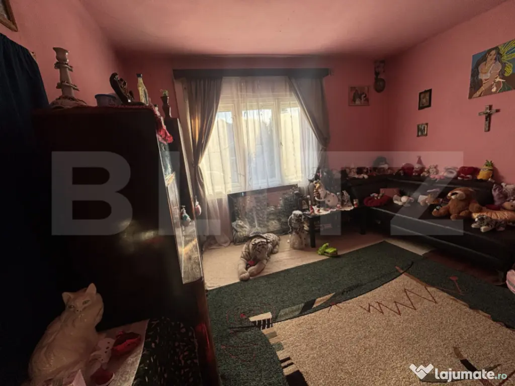 Casa 3 camere, 220 mp, teren 853 mp, zona Centrala Simleu Si 