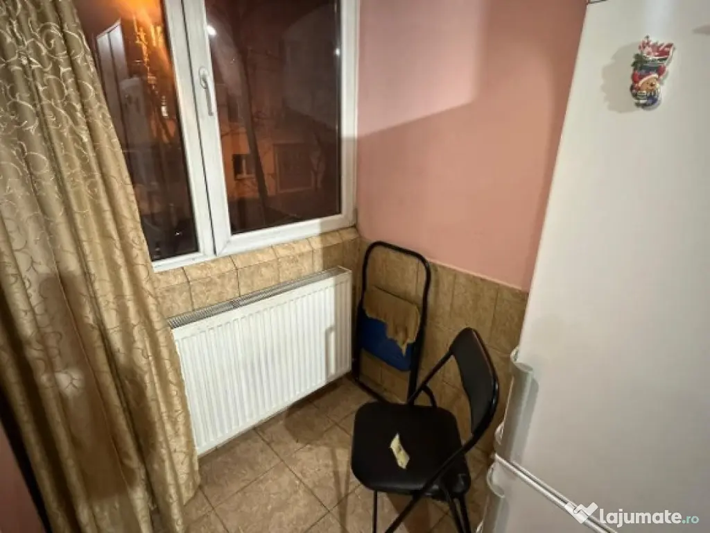 Garsonieră Galata, mobilată și utilată, liberă 