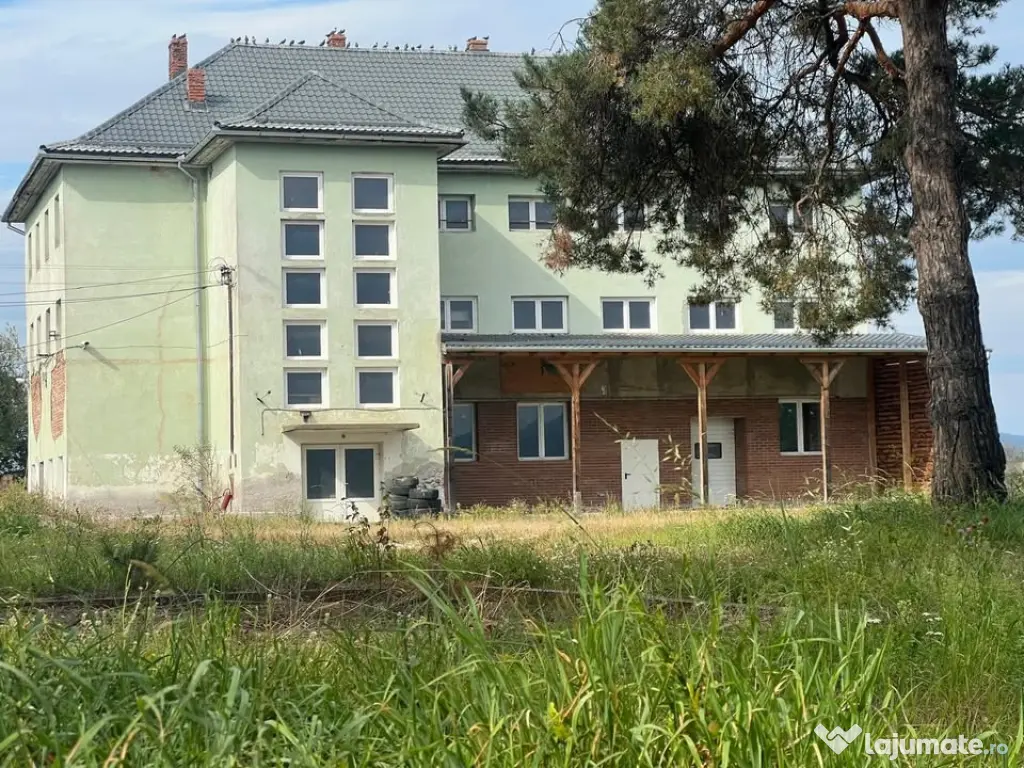 DE VÂNZARE / DE ÎNCHIRIAT HALĂ DE PRODUCȚIE + DEPOZIT + TEREN 5.033 mp 