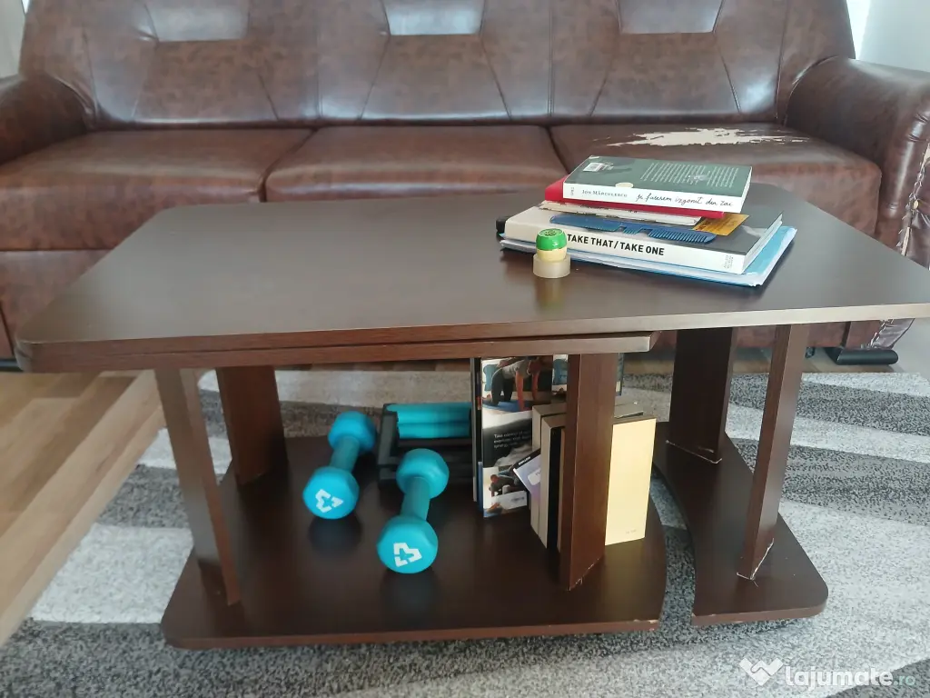 Canapea Extensibilă și măsuță de cafea 
