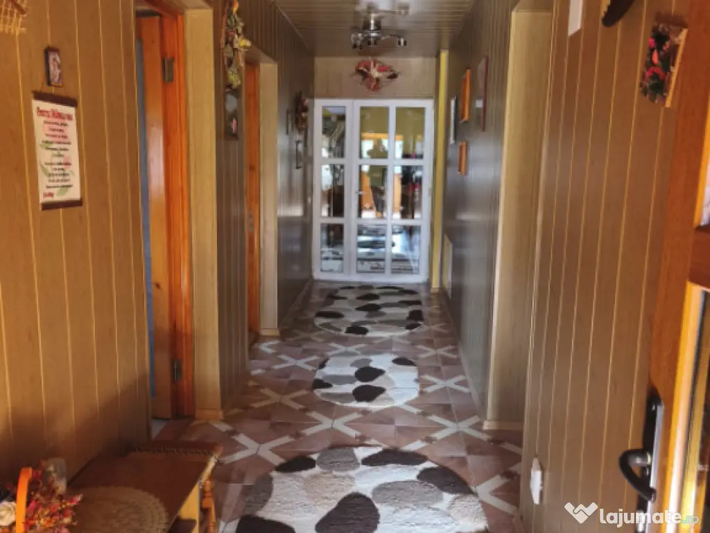 Casa multifunctionala, 420mp, 2300mp teren, Siret 