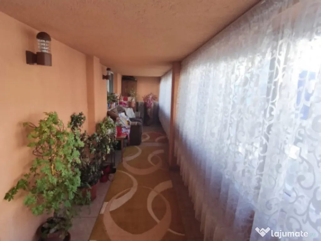 Casa multifunctionala, 420mp, 2300mp teren, Siret 