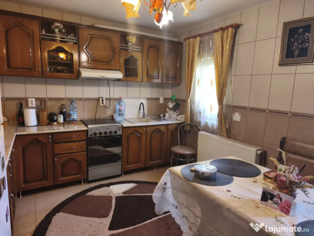 Casa multifunctionala, 420mp, 2300mp teren, Siret 