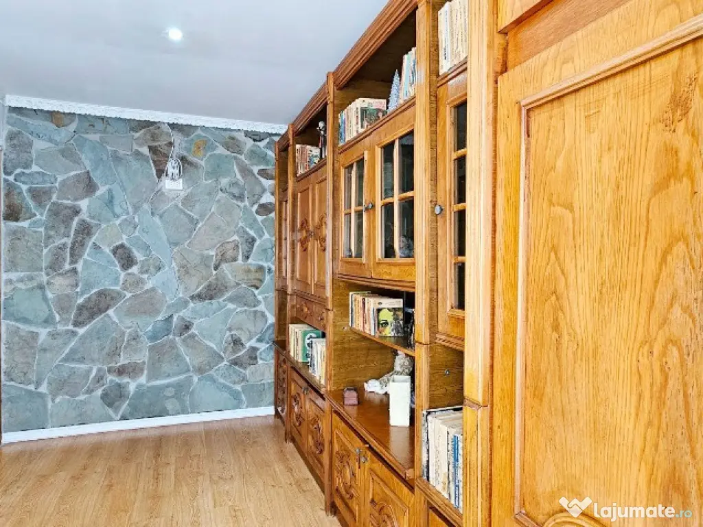 Apartament 2 camere, etaj 1, zona Biserica Catolica 