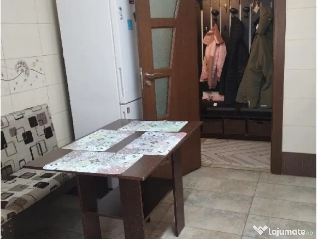 Apartament 3 camere cu parcare Tractorul 