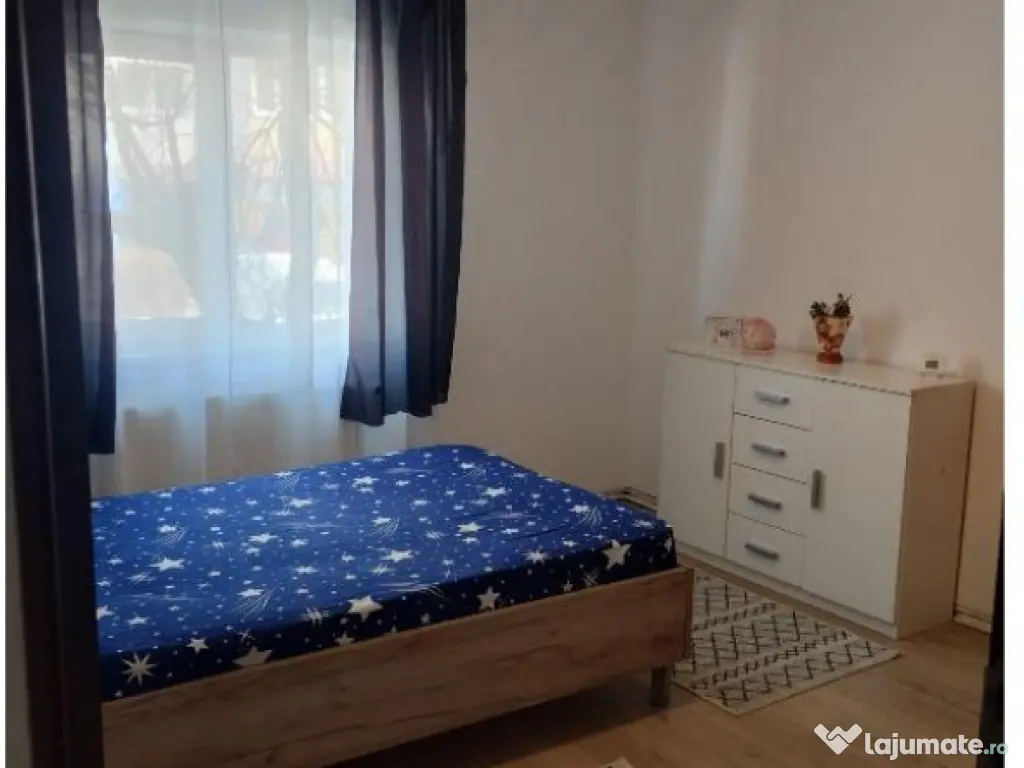 Apartament 3 camere cu parcare Tractorul 