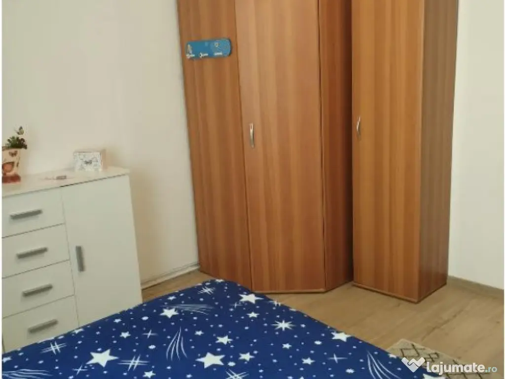 Apartament 3 camere cu parcare Tractorul 