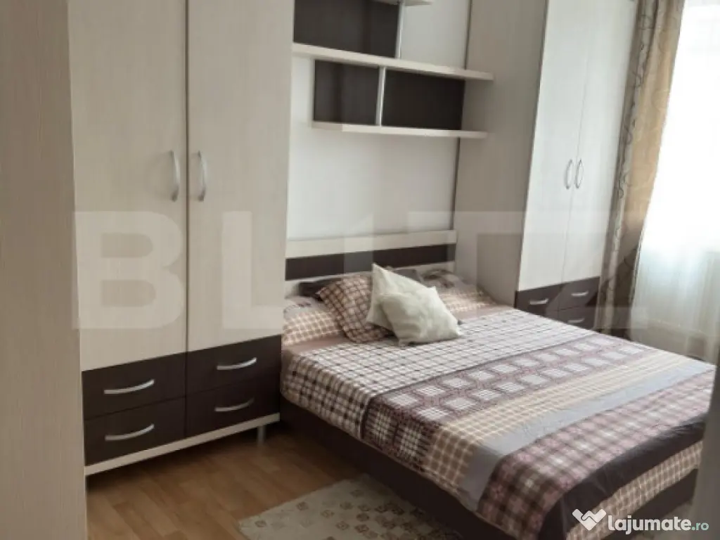 Apartament 4 camere decomandat zona 8 Mai 