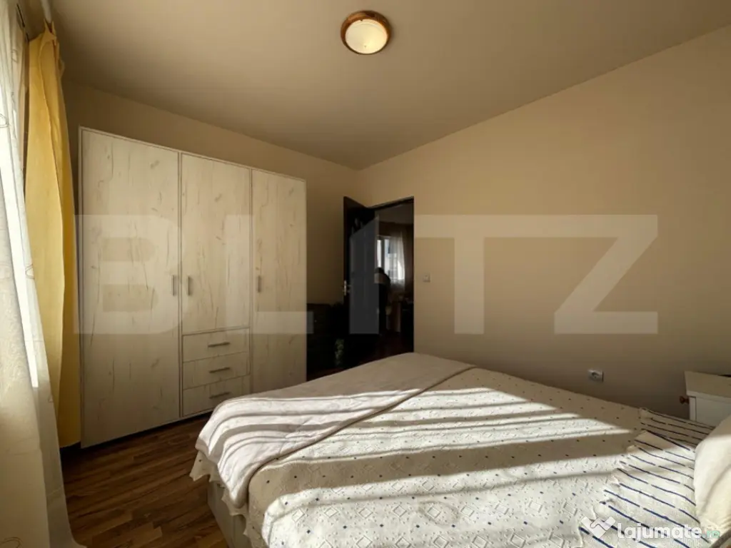 Apartament 3 camere, 58 mp, parcare, intermediar, zona Flori 