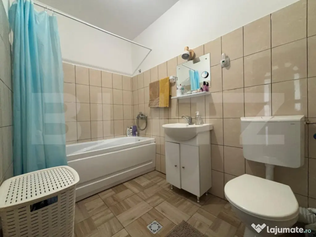 Apartament 3 camere, 58 mp, parcare, intermediar, zona Flori 