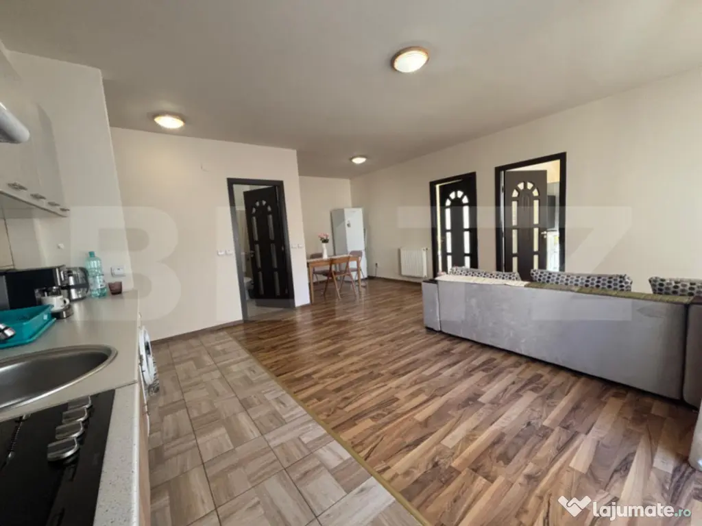 Apartament 3 camere, 58 mp, parcare, intermediar, zona Flori 