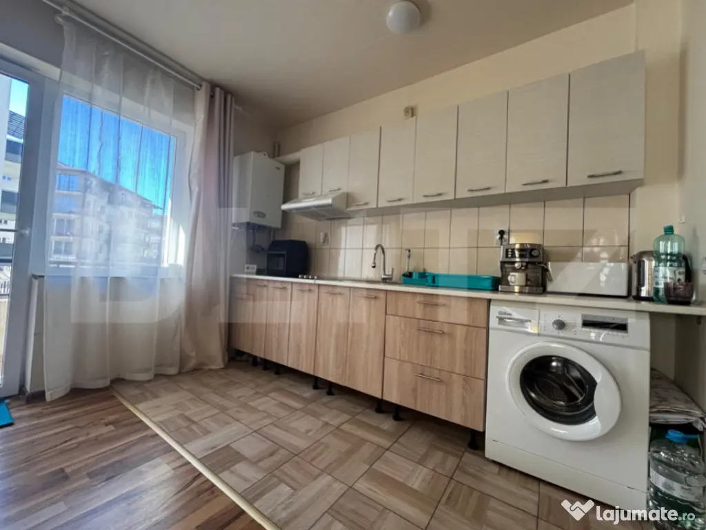 Apartament 3 camere, 58 mp, parcare, intermediar, zona Flori 