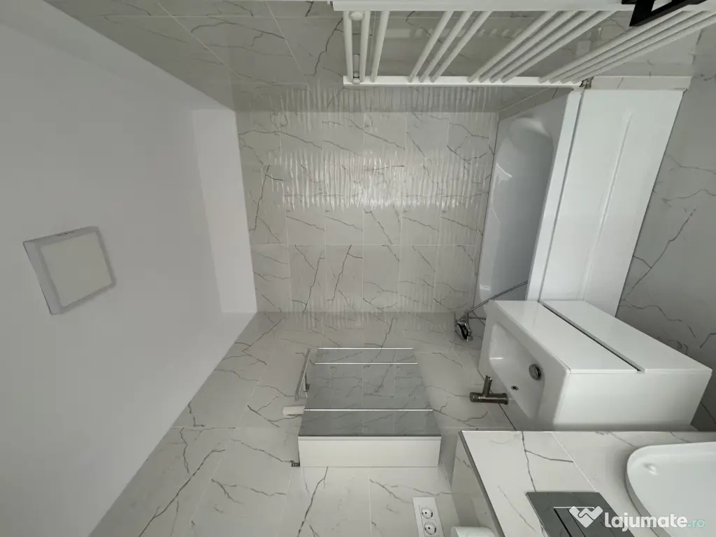 Proprietar închiriez ap 3 camere NOU 