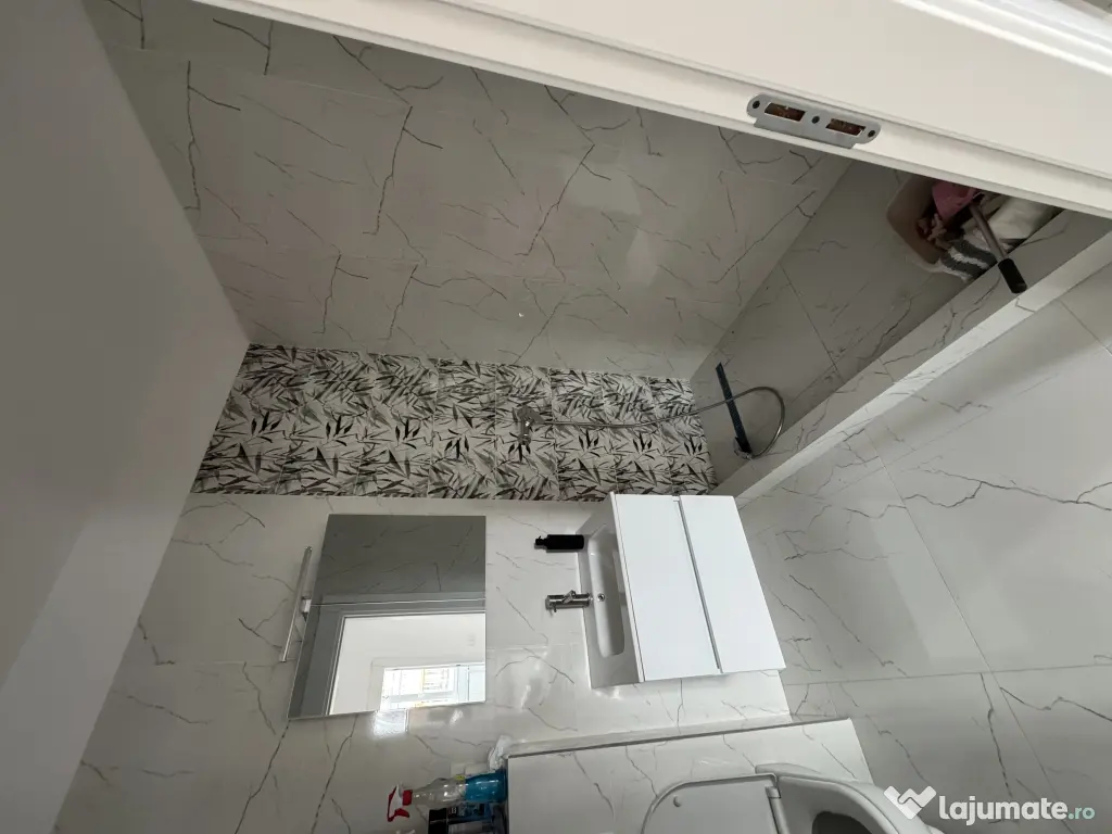 Proprietar închiriez ap 3 camere NOU 