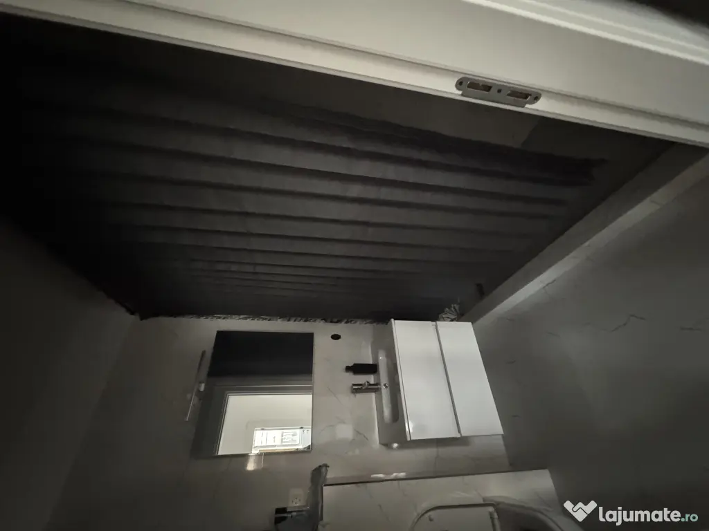 Proprietar închiriez ap 3 camere NOU 