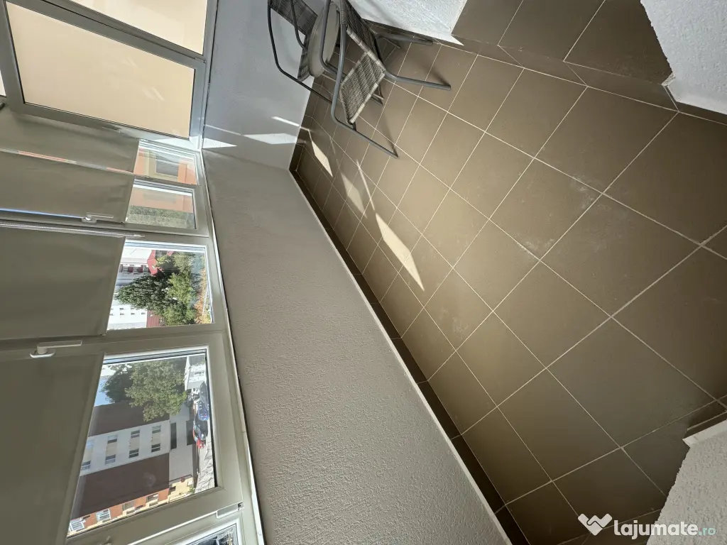 Proprietar închiriez ap 3 camere NOU 