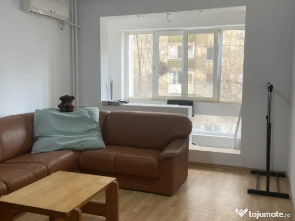 Apartament 2 camere decomandat, etaj 2, aproape de metrou Pa 