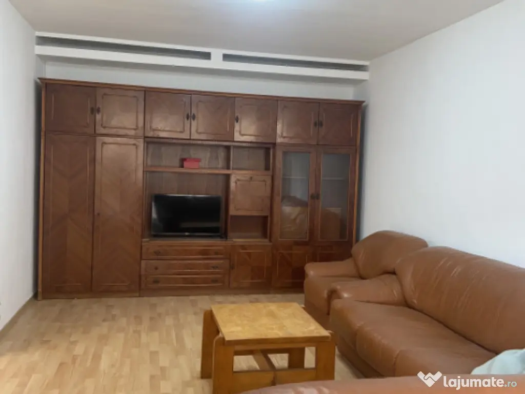 Apartament 2 camere decomandat, etaj 2, aproape de metrou Pa 