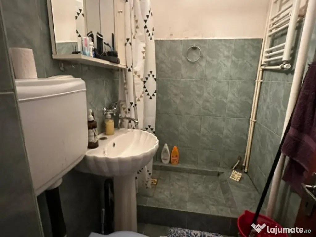 Garsonieră Galata, mobilată și utilată, liberă 