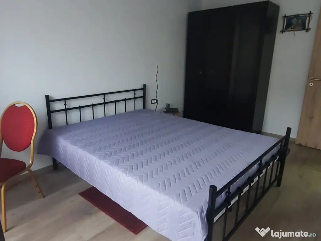 Brașov , Kasper Coresi Mall ,3 camere ,doua bai ,parcare 