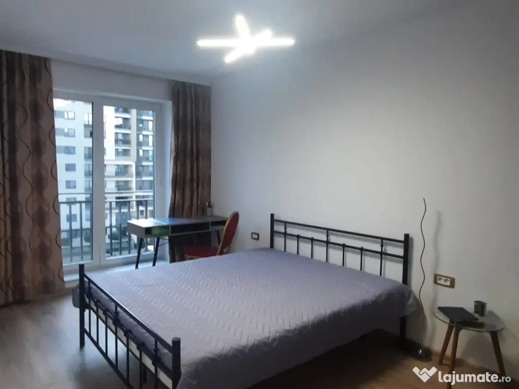 Brașov , Kasper Coresi Mall ,3 camere ,doua bai ,parcare 