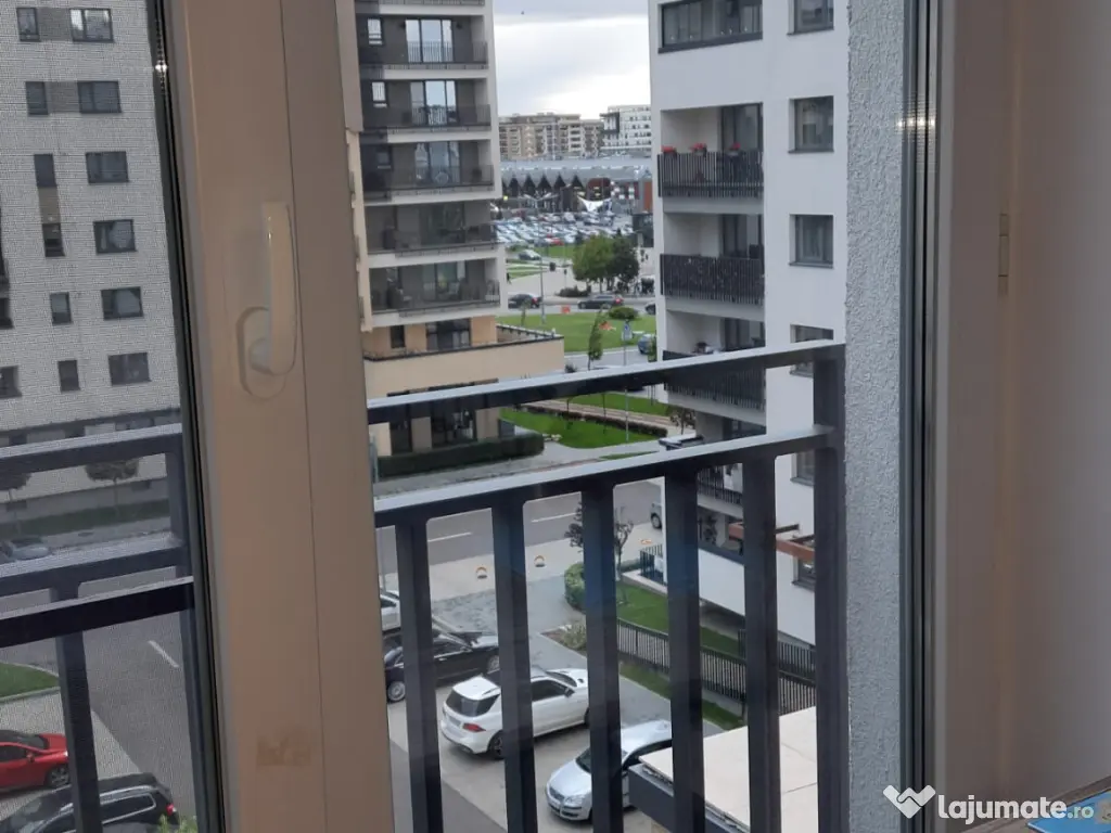 Brașov , Kasper Coresi Mall ,3 camere ,doua bai ,parcare 