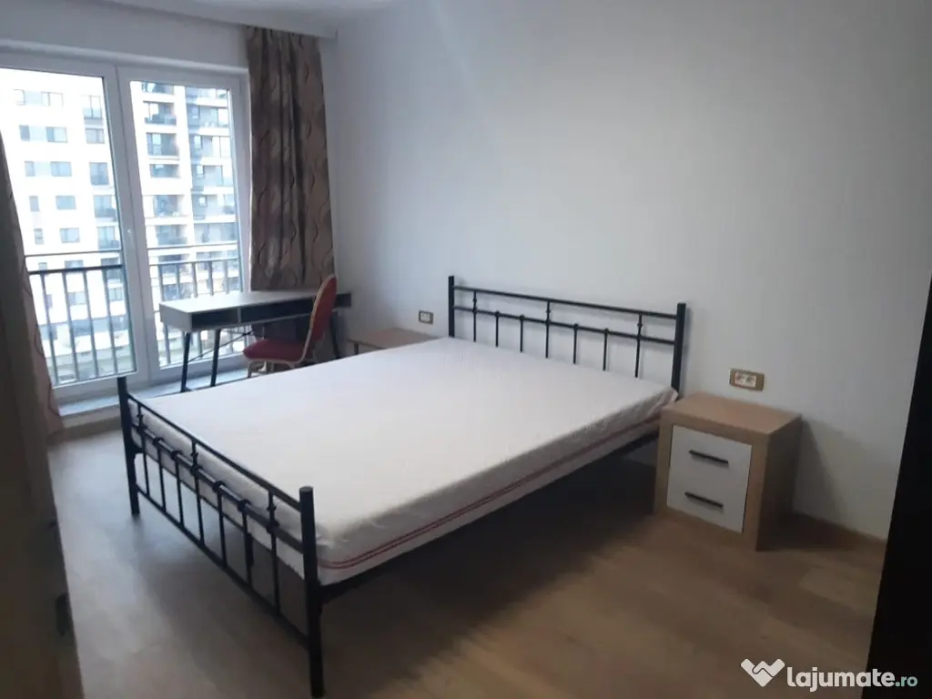 Brașov , Kasper Coresi Mall ,3 camere ,doua bai ,parcare 